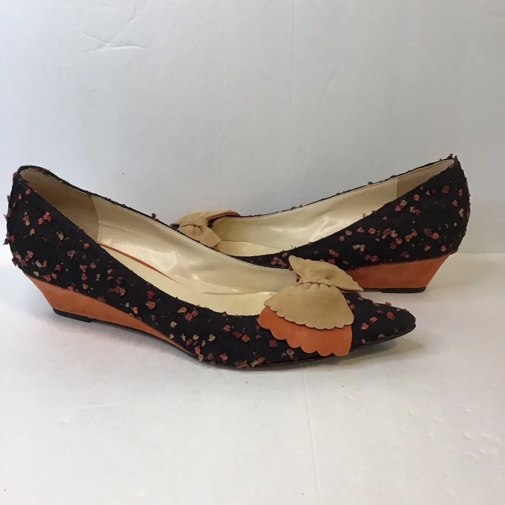 BUTTER Women's Black Orange Tan Speckle Fabric Suede Bow Pointed Wedge Pumps 9